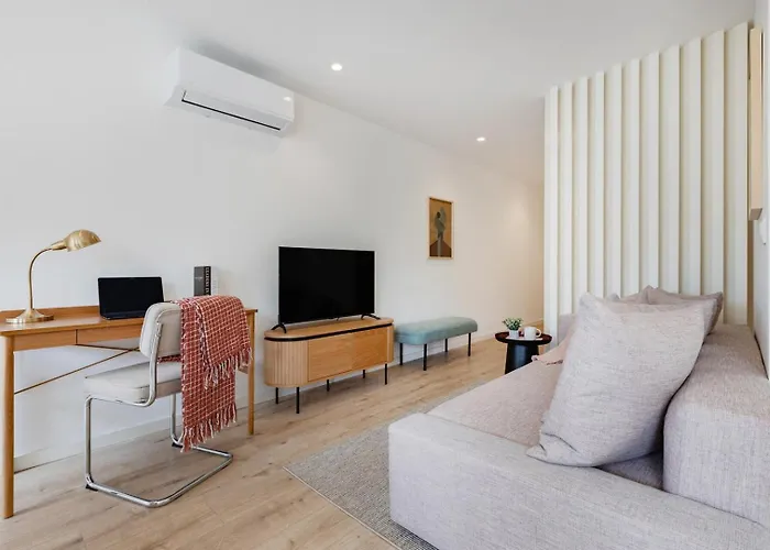 The Light Loft @ Boavista Flats *