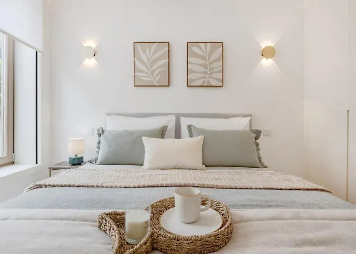 The Light Loft @ Boavista Flats *