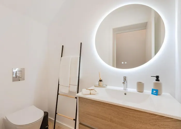 The Light Loft @ Boavista Flats Apartment *