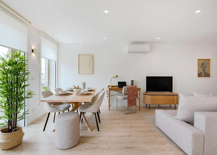 The Light Loft @ Boavista Flats *