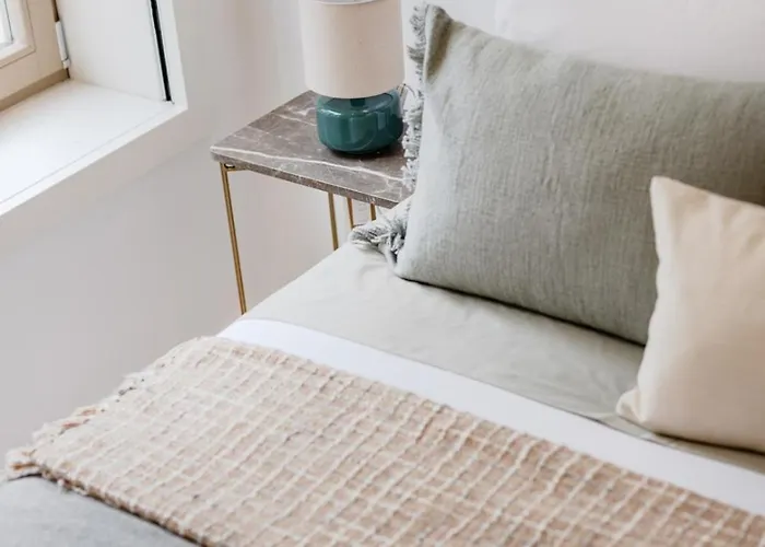 The Light Loft @ Boavista Flats